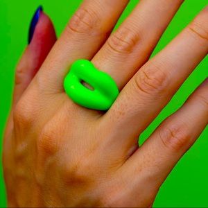 Hotlips by Solange Neon green sterling ring size 6